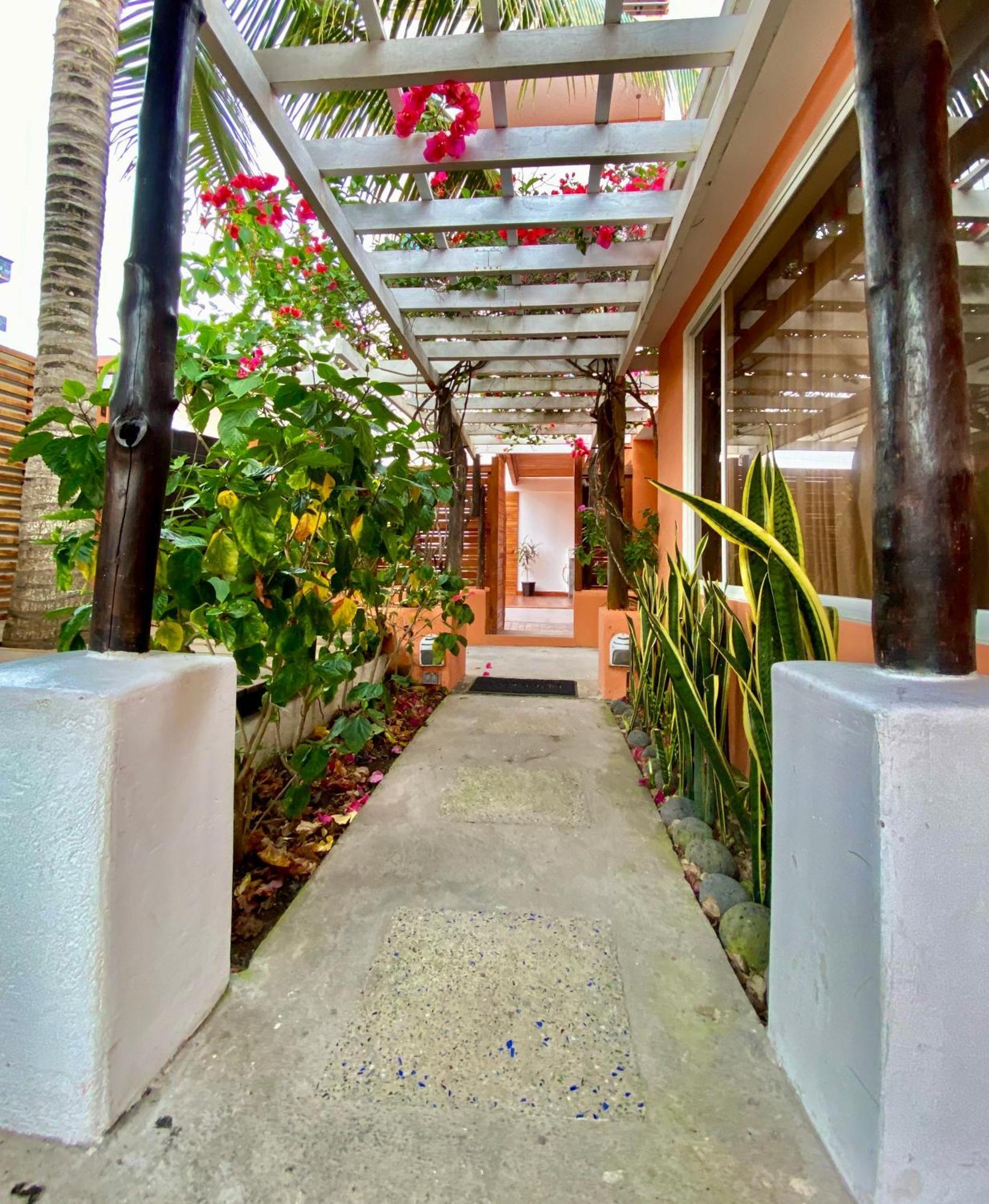 Torre Mar Galapagos Boutique Suites Puerto Ayora  Exteriör bild